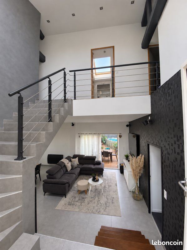 Maison 6 pièces 145 m² · à Saint-Martin-Lestra · 145 m² · 285 000 €