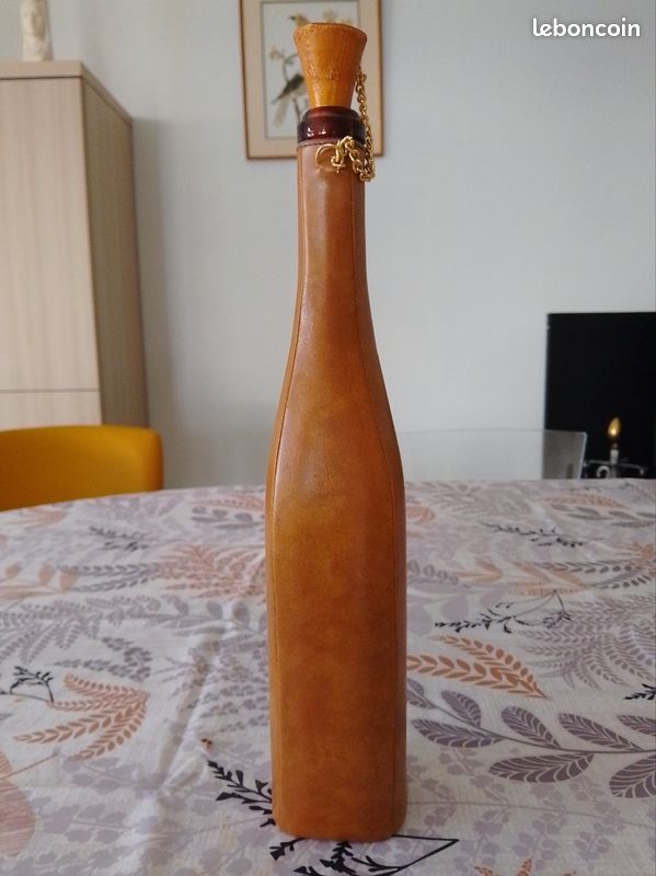Bouteille à Porto recouverte limitation cuir (image 1)