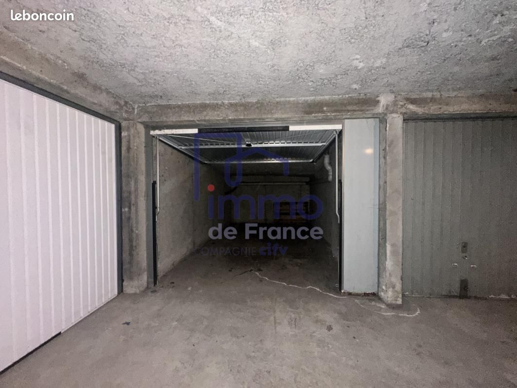 Parking 14 m² · à Grenoble · 14 m² · 10 000 €