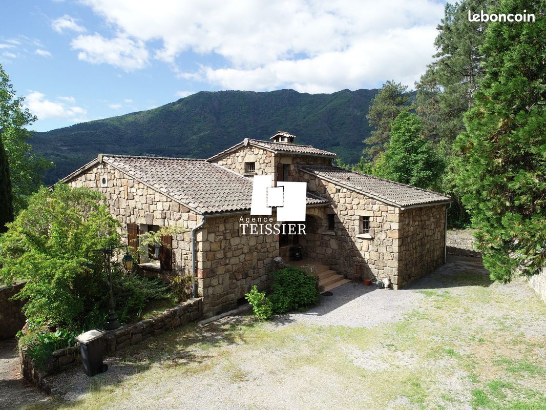Maison 5 pièces 112 m² · à Les Salelles · 112 m² · 404 000 €