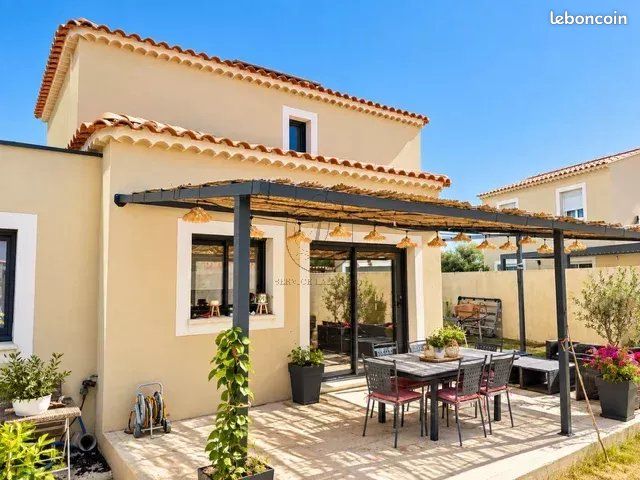 Maison 106 m² · à Port-Saint-Louis-du-Rhône · 106 m² · 369 000 €