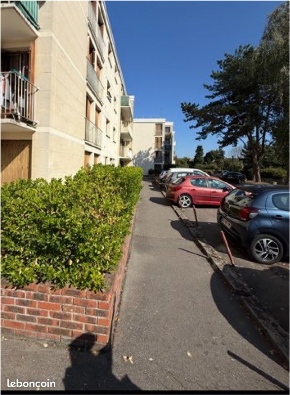 Appartement 1 pièce(s) 42 m²à louer Deuil-la-barre
