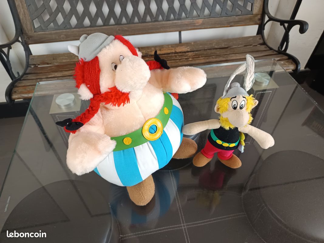 Ancienne Peluche Obelix Mousquetaire Vert 34 Cm – Parc Astérix 1991 – Collection