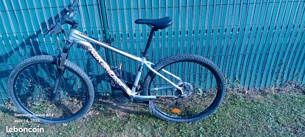 Velo Nakamura Summit 700 Bleu Vtt Summit 700 Short Vtt Nakamura