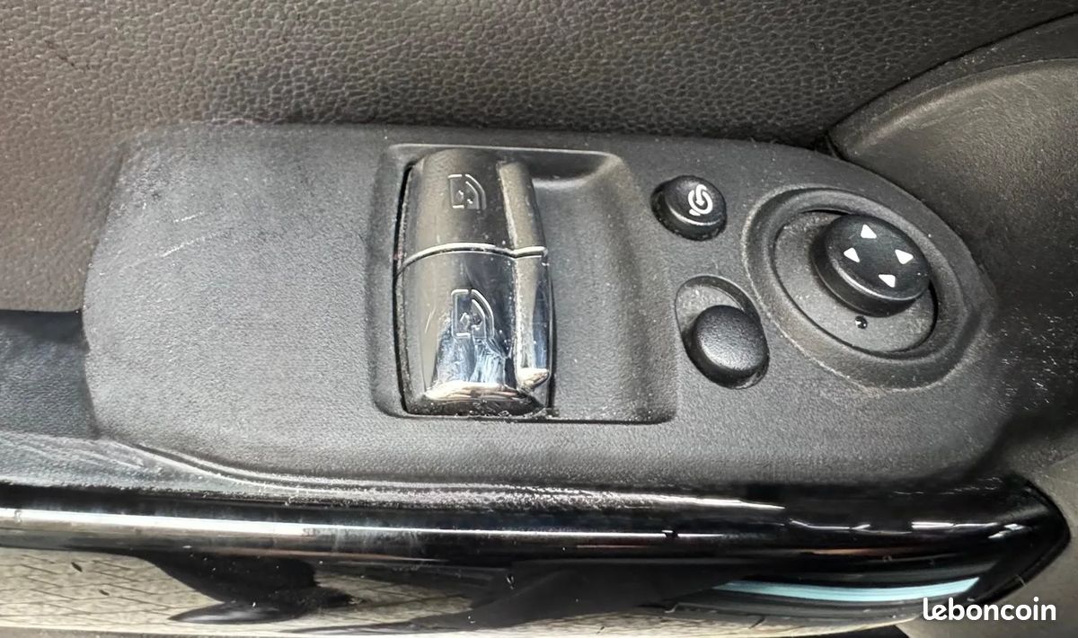 Mini cooper 1.5 136 finition greenwich - 1er main - suivi d'entretien (image 21)