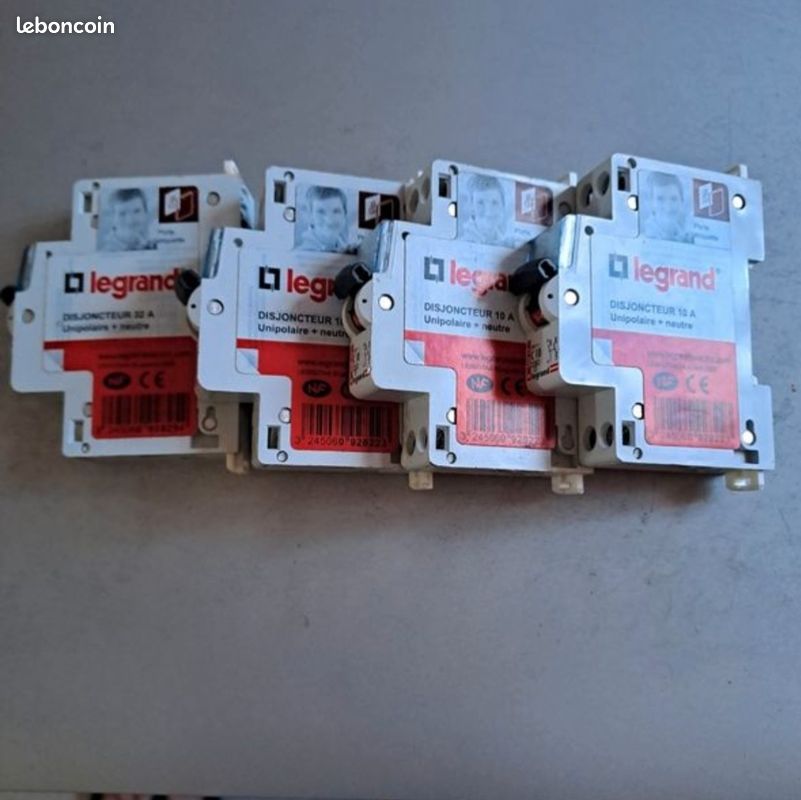 Disjoncteurs neufs Legrand 32 et 10 a (image 3)