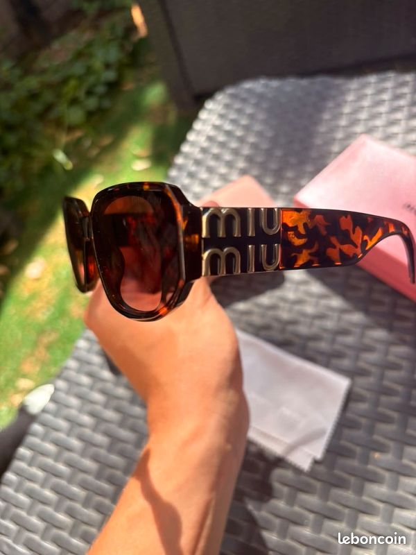 Lunettes de soleil Miu Miu Écaille de Tortue – Neuf complet avec coffret rose 🌸🕶️ (image 4)