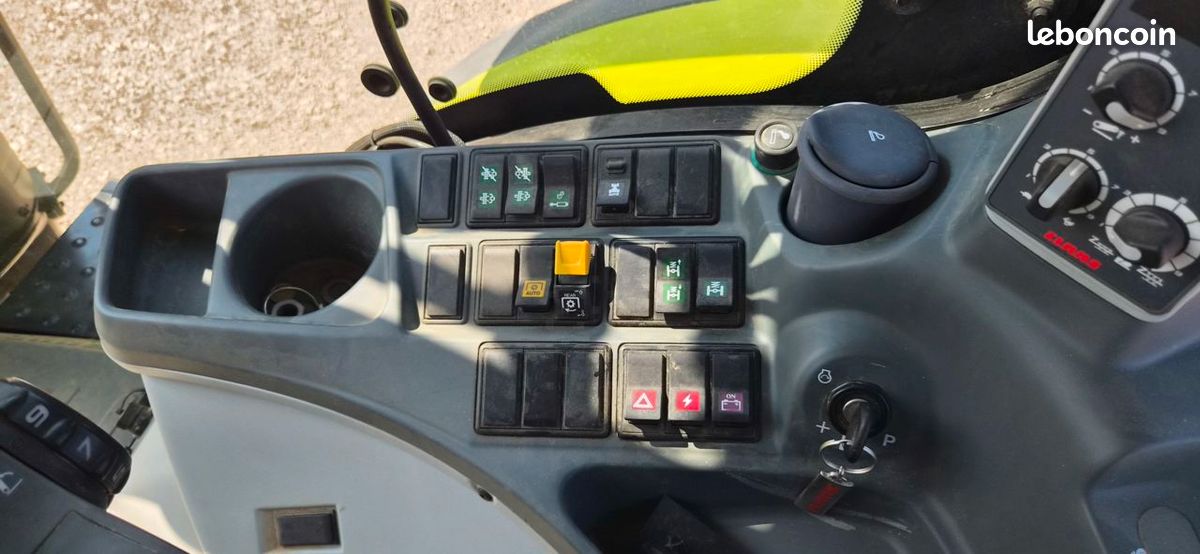 Claas Arion 650 CIS + (image 15)