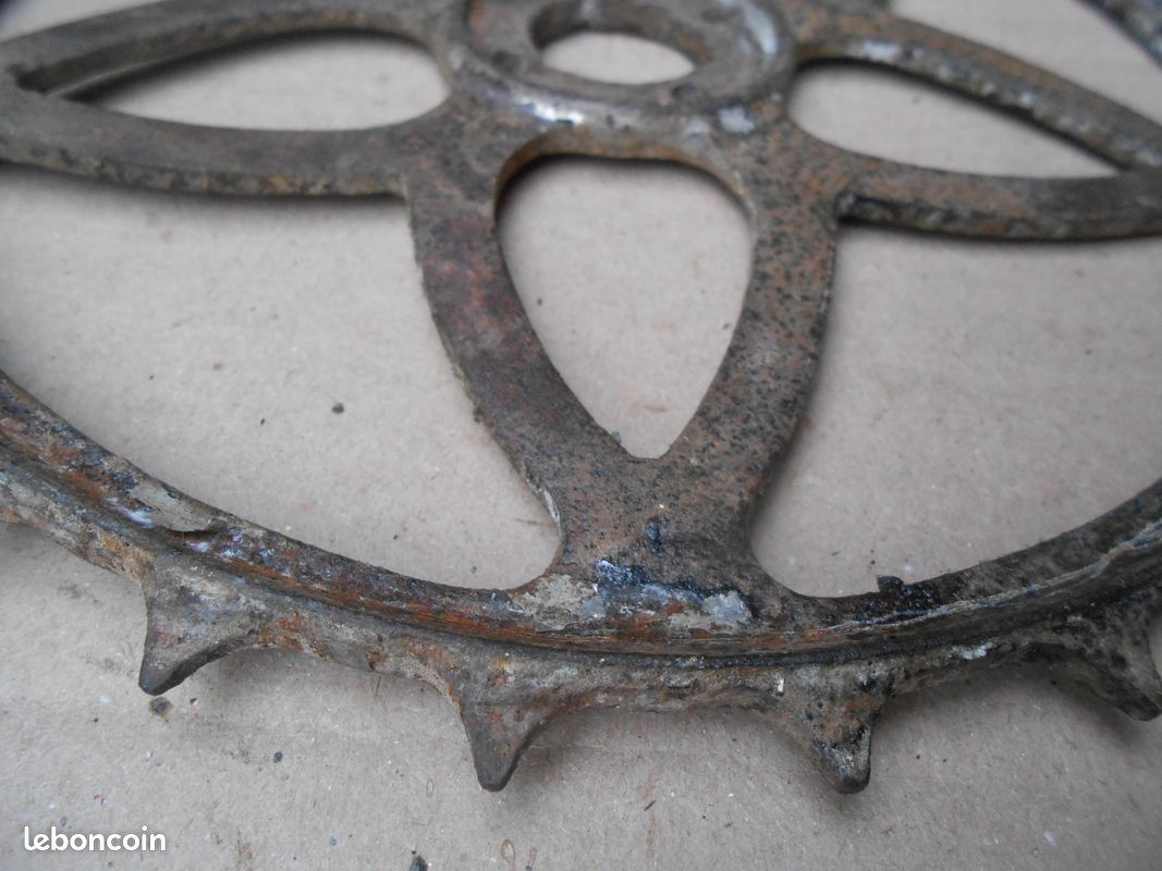 Roue Libre Ancienne NOS (New Old Stock) à Dents Sautées Pour Vélo Vintage - Vélo Ancien Type 1900 - Neuf En Stock Ancien