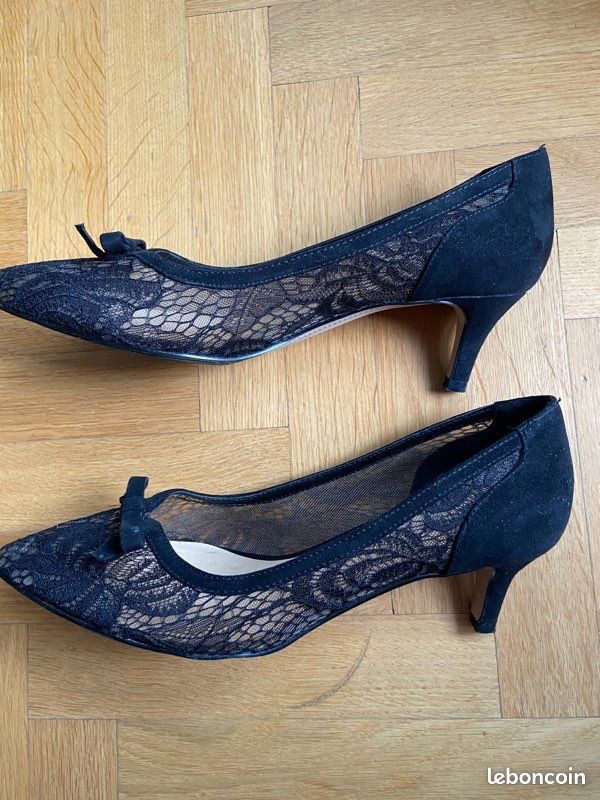 Escarpins Talons Noirs - Taille 39 - Faux Cuir - Neufs Sans Emballage - Hauteur 2-7 Cm
