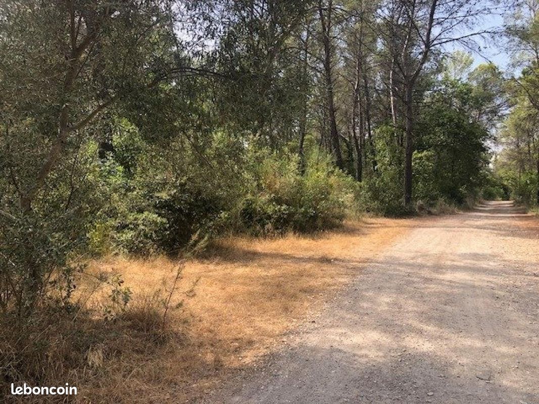 Terrain 10000 m² · à Fayence · 10 000 m² · 74 000 €