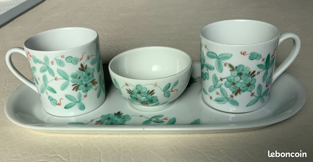 10 euros pris sur place. Porcelaine de Limoges vert d’eau dessiné et peint à la main. Pour un café en tête à tête.T.B.E (image 3)