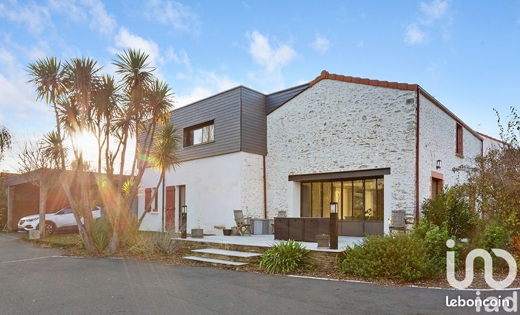 Propriété 10 pièces 324 m²