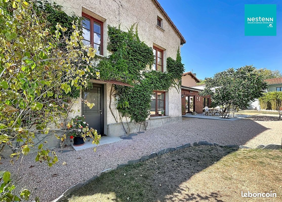 Maison 6 pièces 167 m² · à Marcilly-le-Châtel · 167 m² · 359 000 €