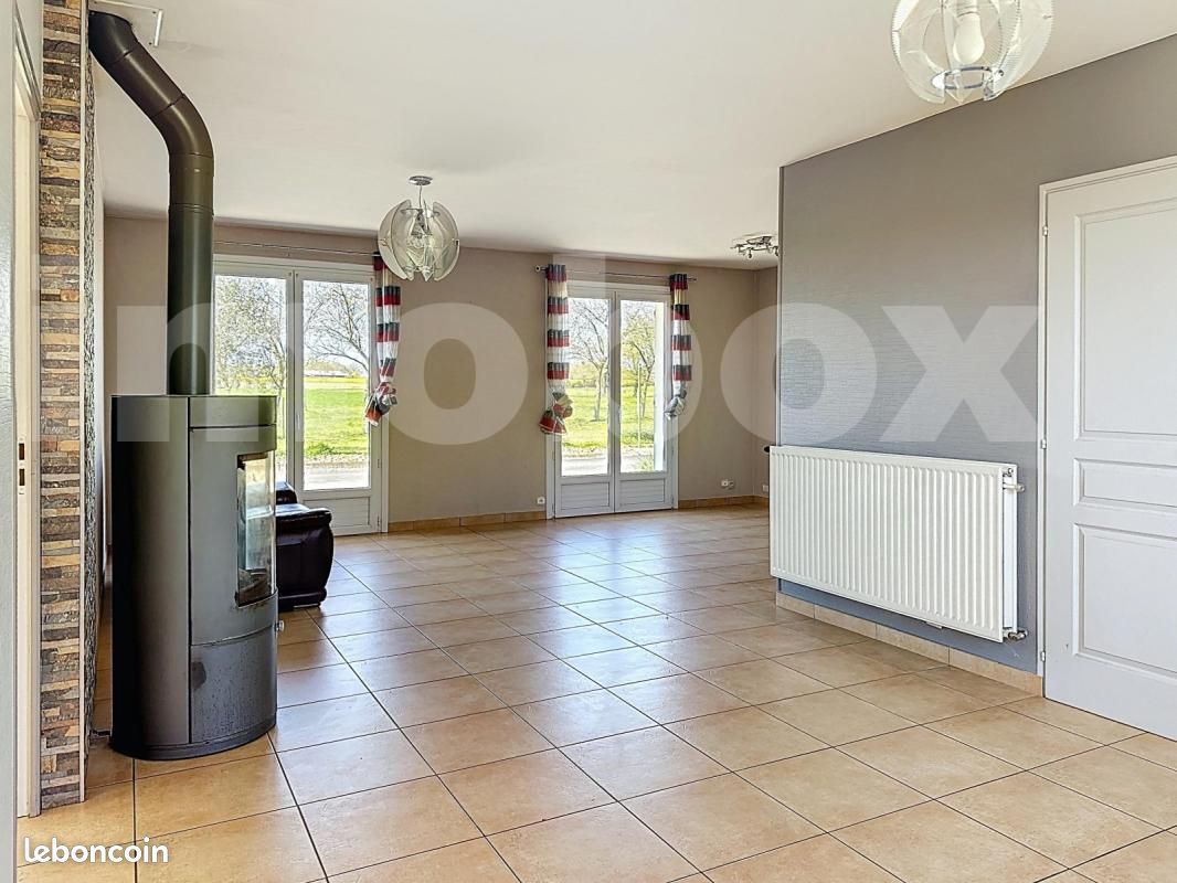 Maison 8 pièces 160 m² · à Pouillé-les-Côteaux · 160 m² · 247 990 €