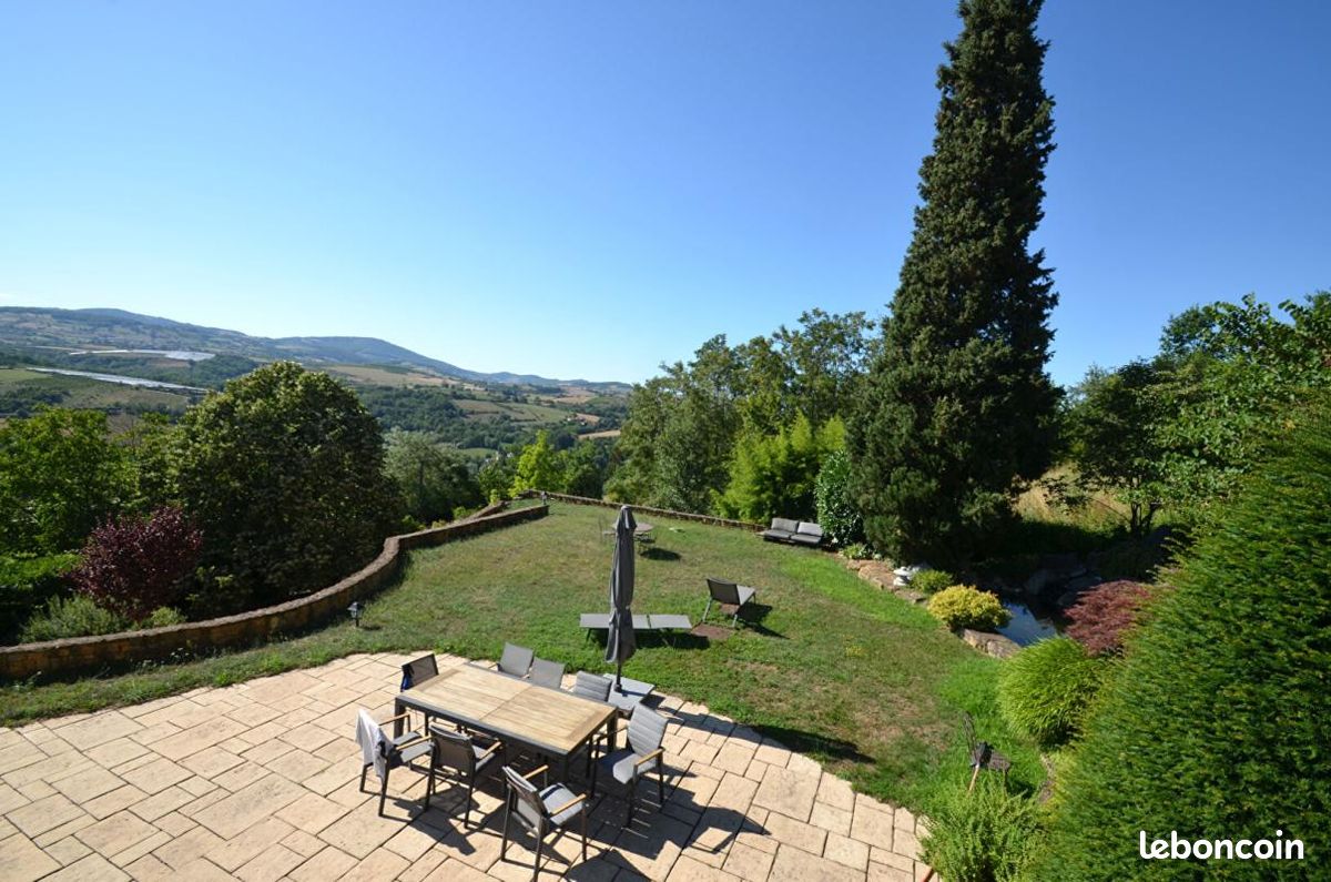 Maison 8 pièces 298 m² · à Lentilly · 298 m² · 498 000 €