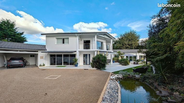 Maison 5 pièces 228 m²