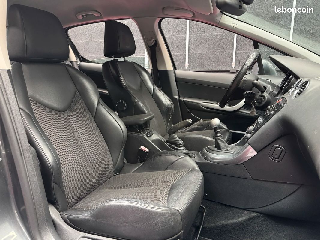 PEUGEOT 308 1.6 THP 200ch GTi (image 11)