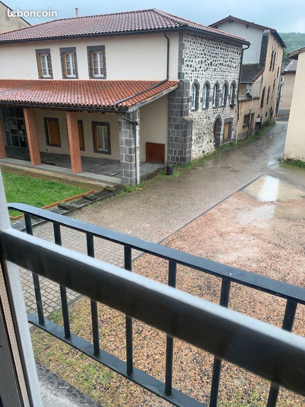 Appartement 1 pièce 25 m² · à Riom · 25,3 m² · 450 €/mois