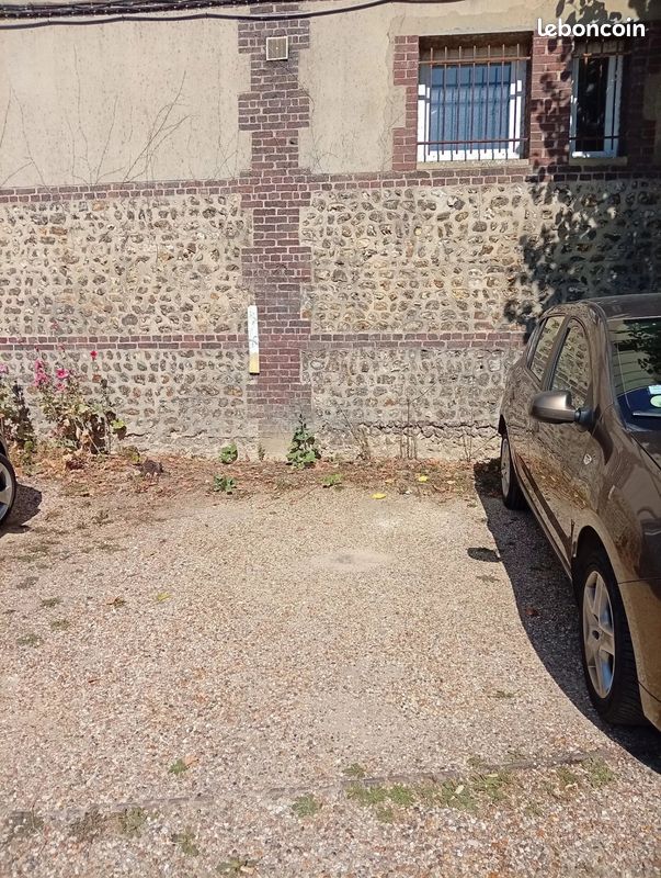 Parking/box Rouen · 105 €