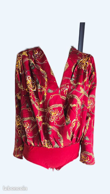 Haut Rouge Et Doré En Soie Naturelle - Taille 42 - Marque Jolie - Occasion Très Bon état