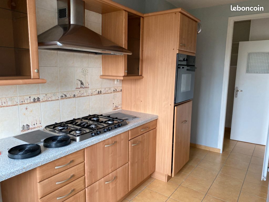 Appartement 5 pièces 81 m² · à Reims · 81 m² · 796 €