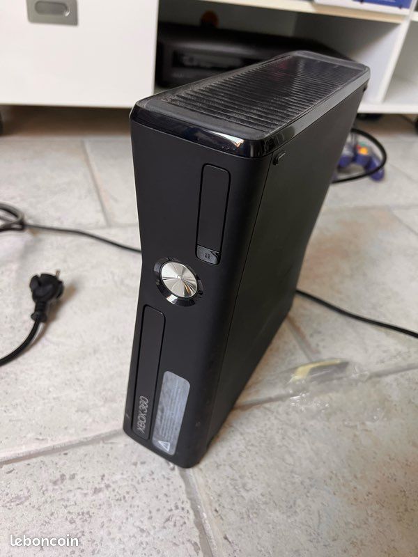 🎮 Xbox 360 + 7 jeux – Très bon état (image 2)