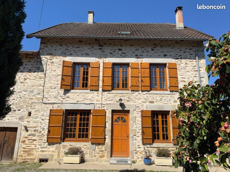 Maison 6 pièces 230 m² · à Champsac · 230 m² · 255 000 €