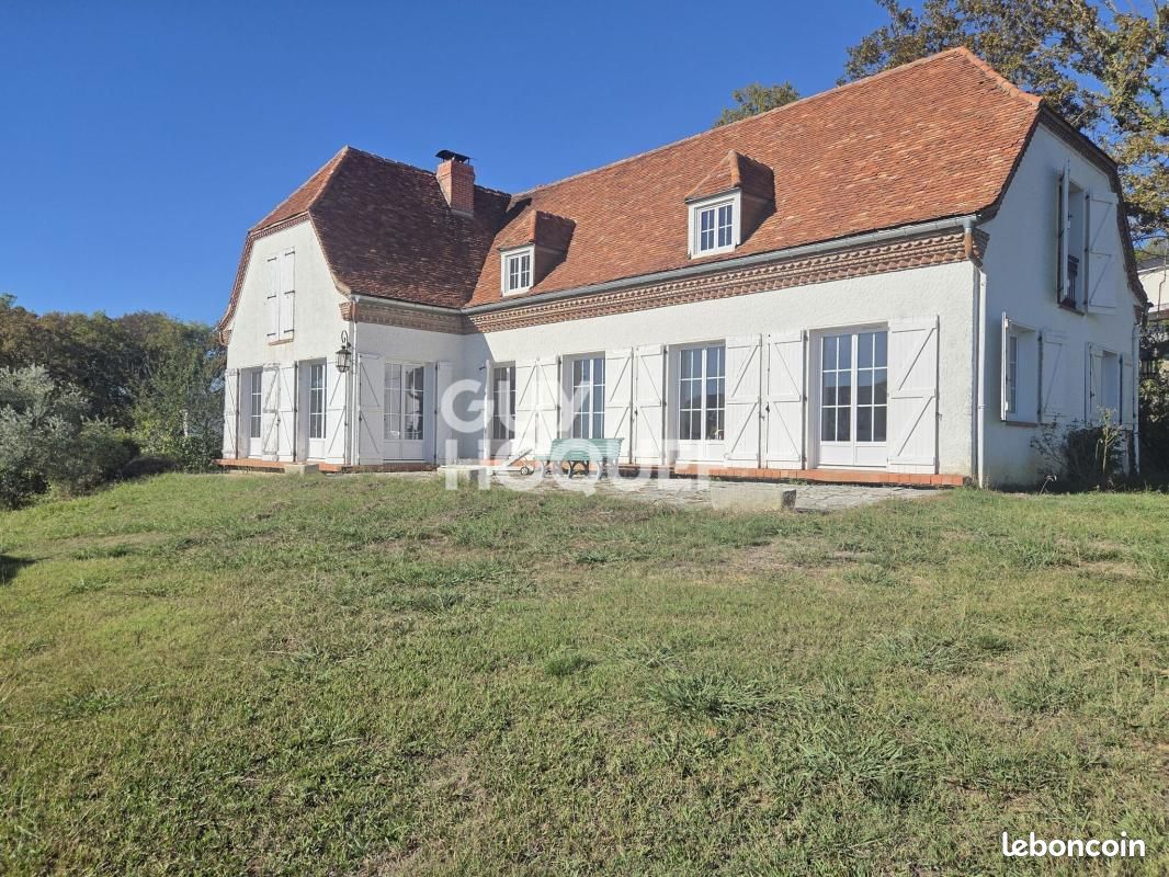 Maison 12 pièces 302 m² · à Sauvagnon · 302 m² · 459 000 €