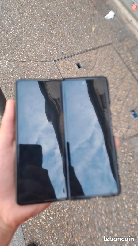 Galaxy z fold3 5G (image 3)