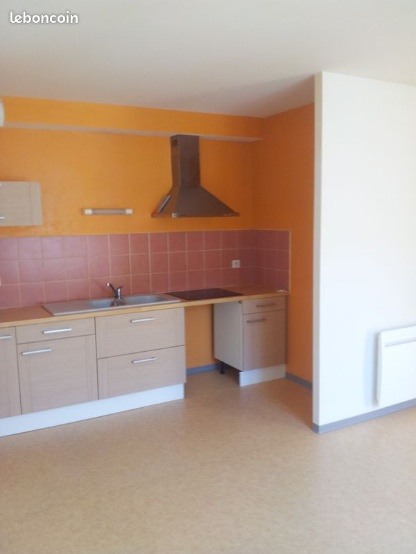Appartement 3 pièces 56 m² · à Saint-Chély-d'Apcher · 56 m² · 470 €/mois