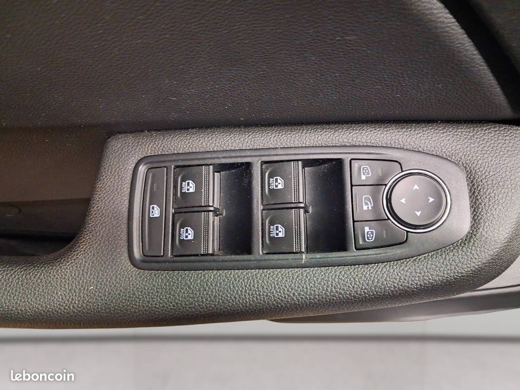 RENAULT Clio E-Tech full hybrid 145 Evolution (image 22)