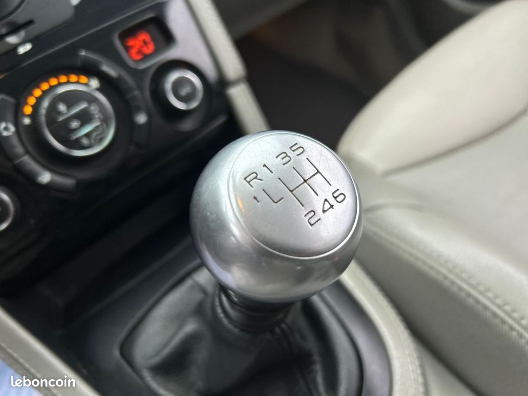 Peugeot 308 CC 2.0 HDI 163 Féline 308 CC 2.0 HDI 163 Féline (image 16)