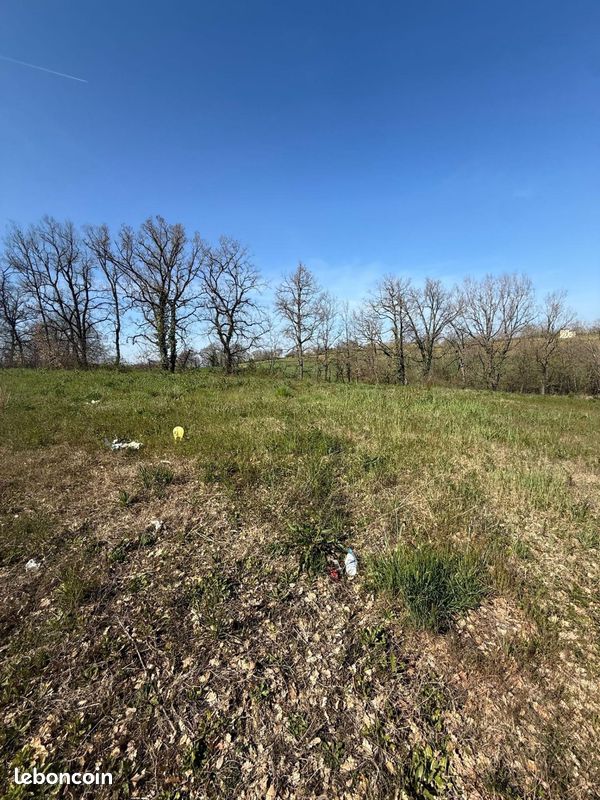 Terrain 652 m² · à Lasgraisses · 652 m² · 48 500 €