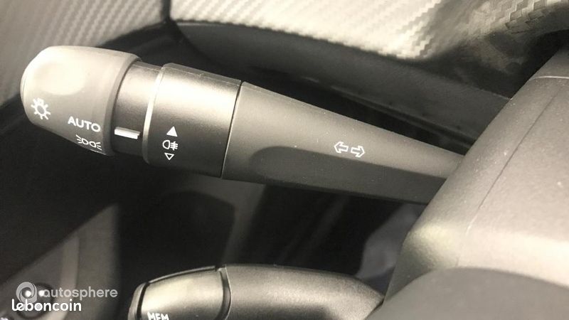 Peugeot 208 1.2 100ch Style S&S (image 23)