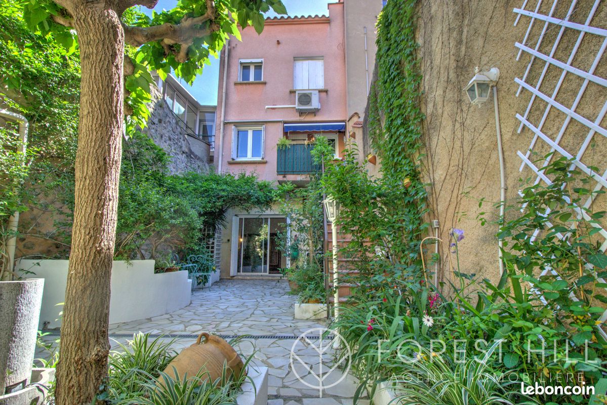 Maison 12 pièces 270 m² · à Céret · 270 m² · 450 000 €