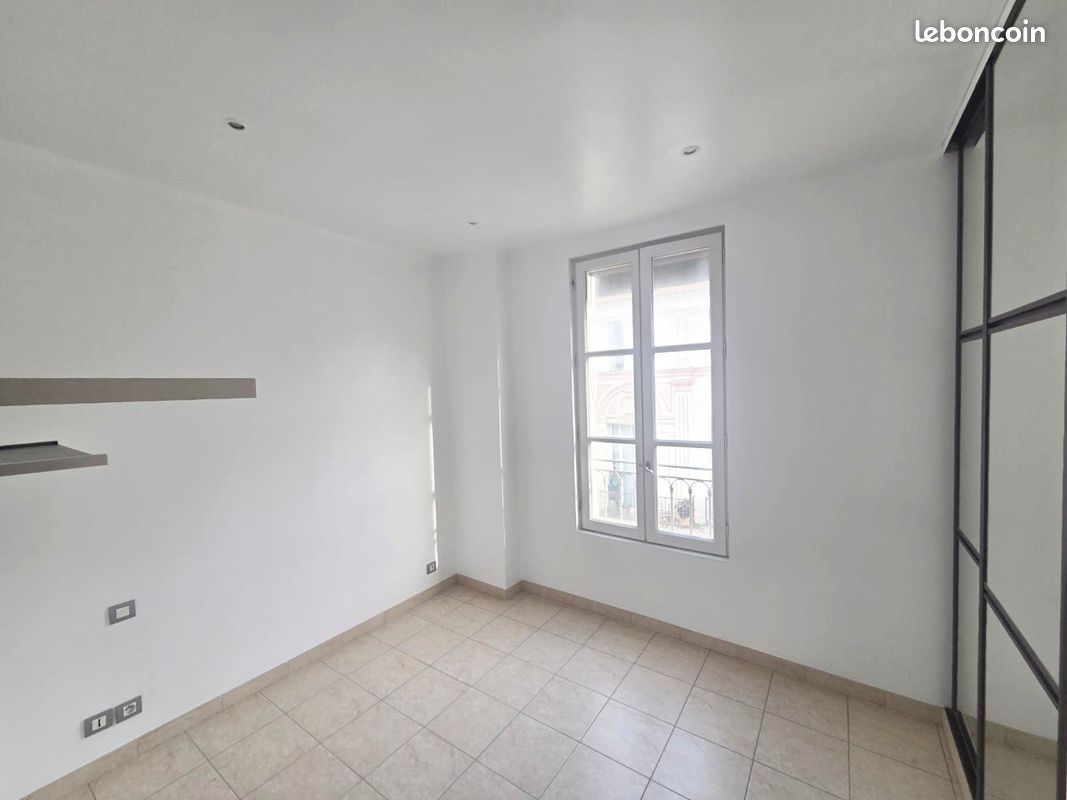 Appartement 3 pièces 63 m² · à Hyères · 63 m² · 1 100 €