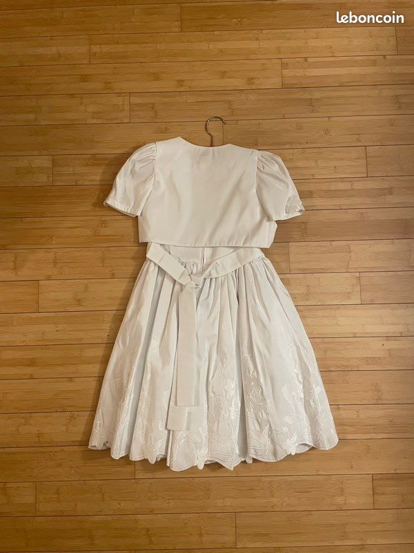 Robe de communion 10ans brodée (image 2)