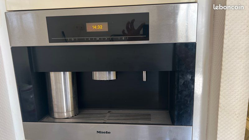 Machine à café Miele encastrable (image 1)