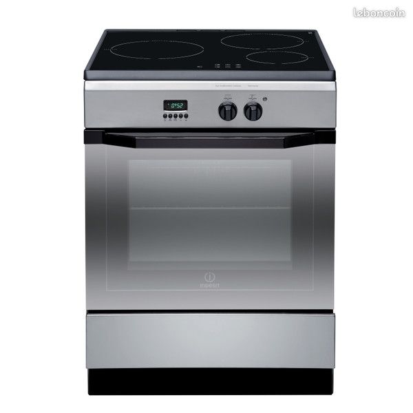 Cuisinière électrique induction 3 plaques Indesit - Très Bon état (image 1)