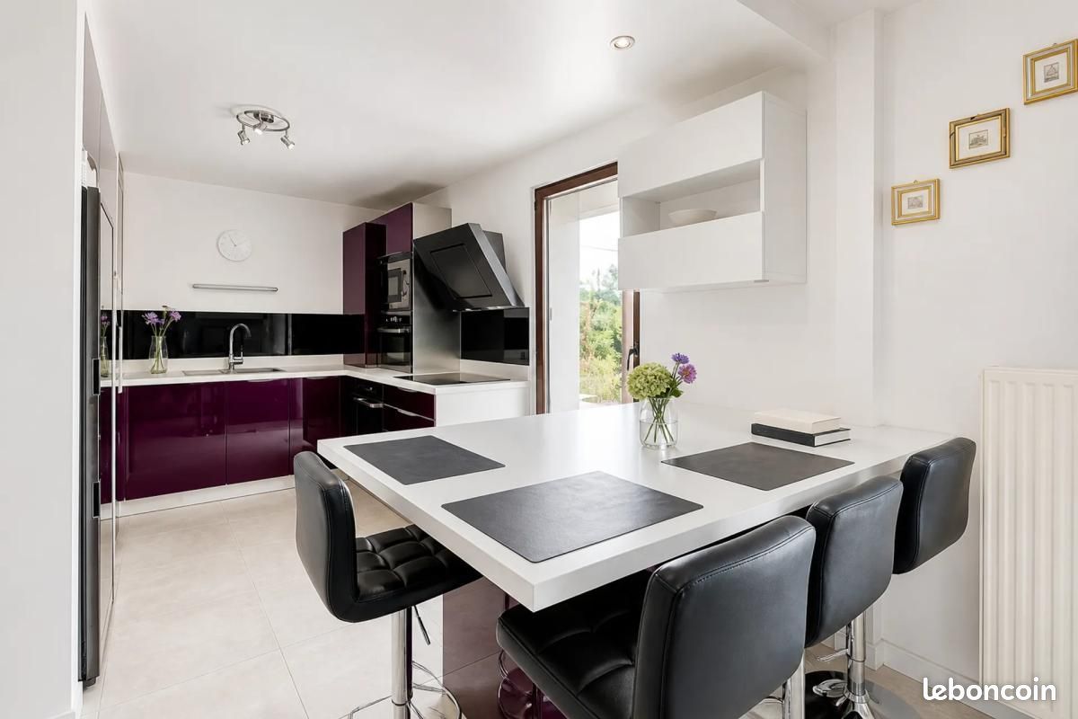 Maison 4 pièces 110 m² · à Vaulx-en-Velin · 110 m² · 348 000 €