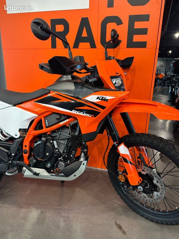 KTM 125 enduro r 2025 - 10 kilomètres (image 3)