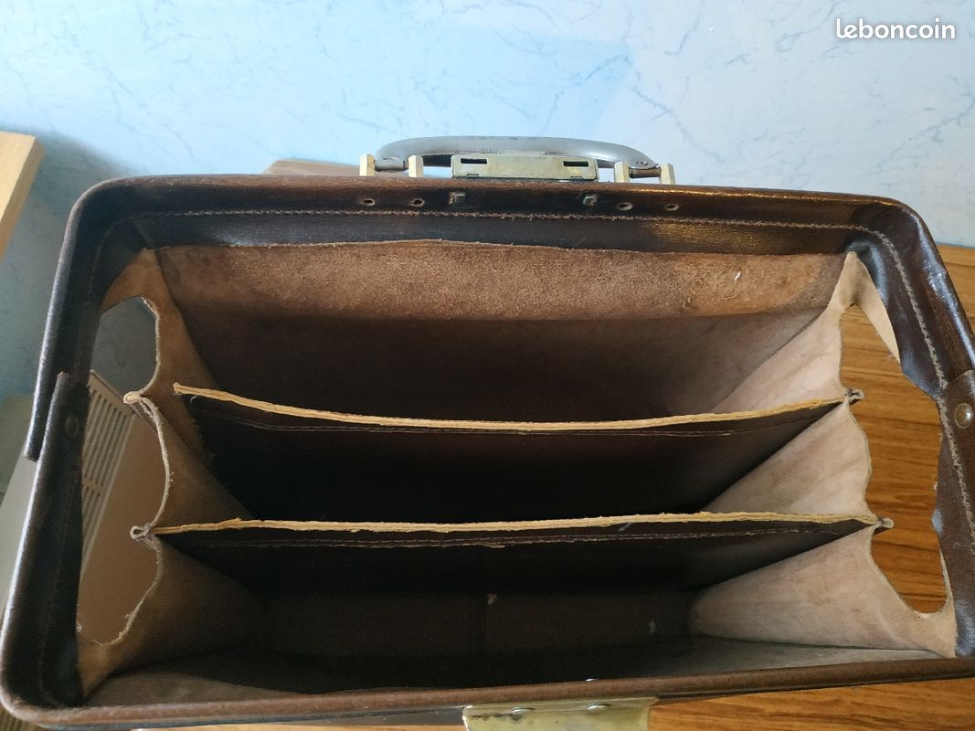 Ancienne sacoche en cuir (image 2)