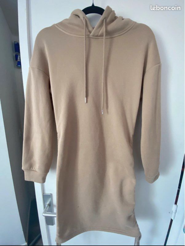 Robe (image 2)