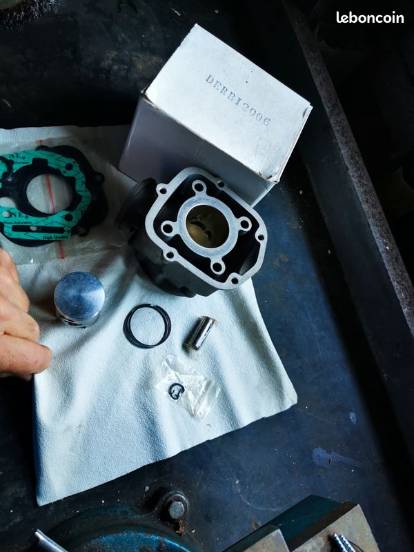 Cylindre piston complet Derbi 50 (image 1)