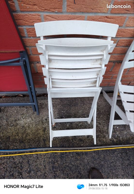 Chaise de jardin blanche (image 2)