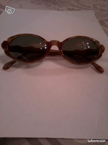 Lunette de soleil uv femme monture marron foncé (image 1)