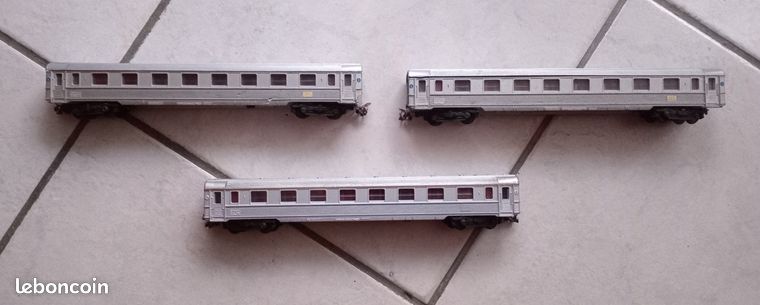 Lot De 3 Wagons Voyageurs Jouef UIC - Échelle Normale - Occasion Bon état Sans Casse