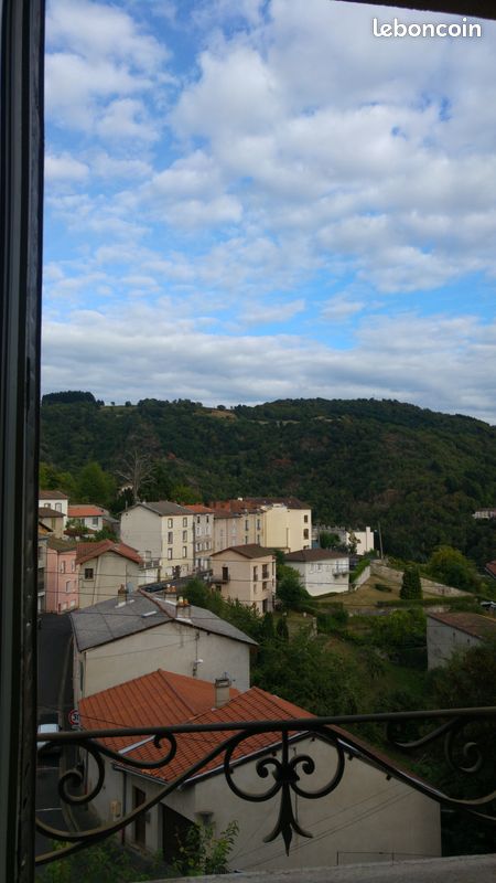 Appartement 5 pièces 92 m² · à Thiers · 92 m² · 630 €/mois