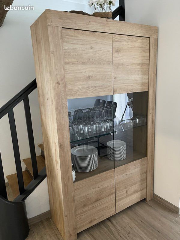Vitrine en bois (image 1)